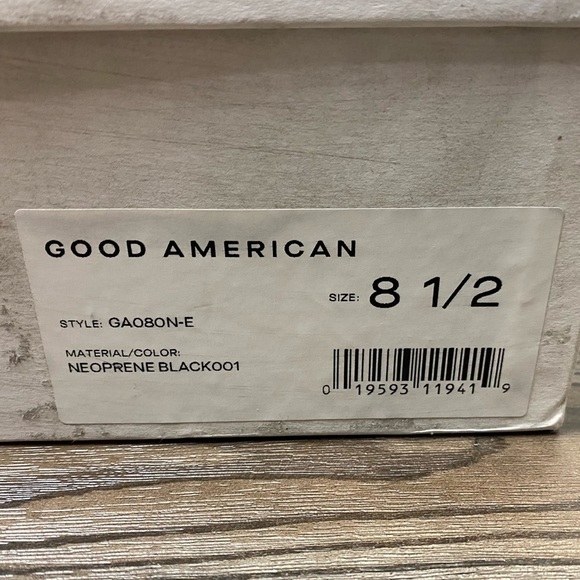 Good American Cinderella Wedge in Neoprene Black. - Picture 10 of 11